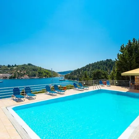 Dolphin House Villa *