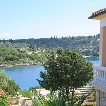 Dolphin House * Porto Ozias